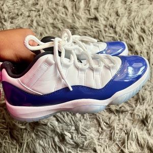 Air Jordans 11 Low Concord Women Size 8